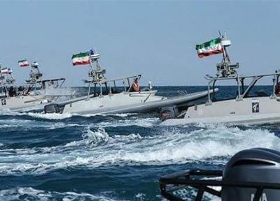 سنتکام: 11 شناور ایرانی در خلیج فارس به 6 کشتی جنگی آمریکا نزدیک شدند
