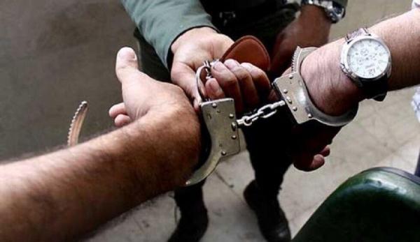 خبرنگاران دو سارق لوازم خودرو در تهران دستگیر و به 100 فقره سرقت اعتراف کردند