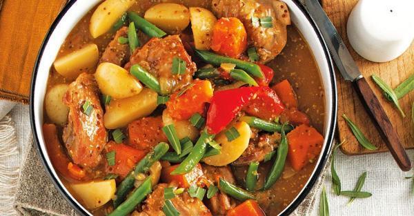 طرز تهیه خوراک مرغ و سیب زمینی مجلسی و جا افتاده